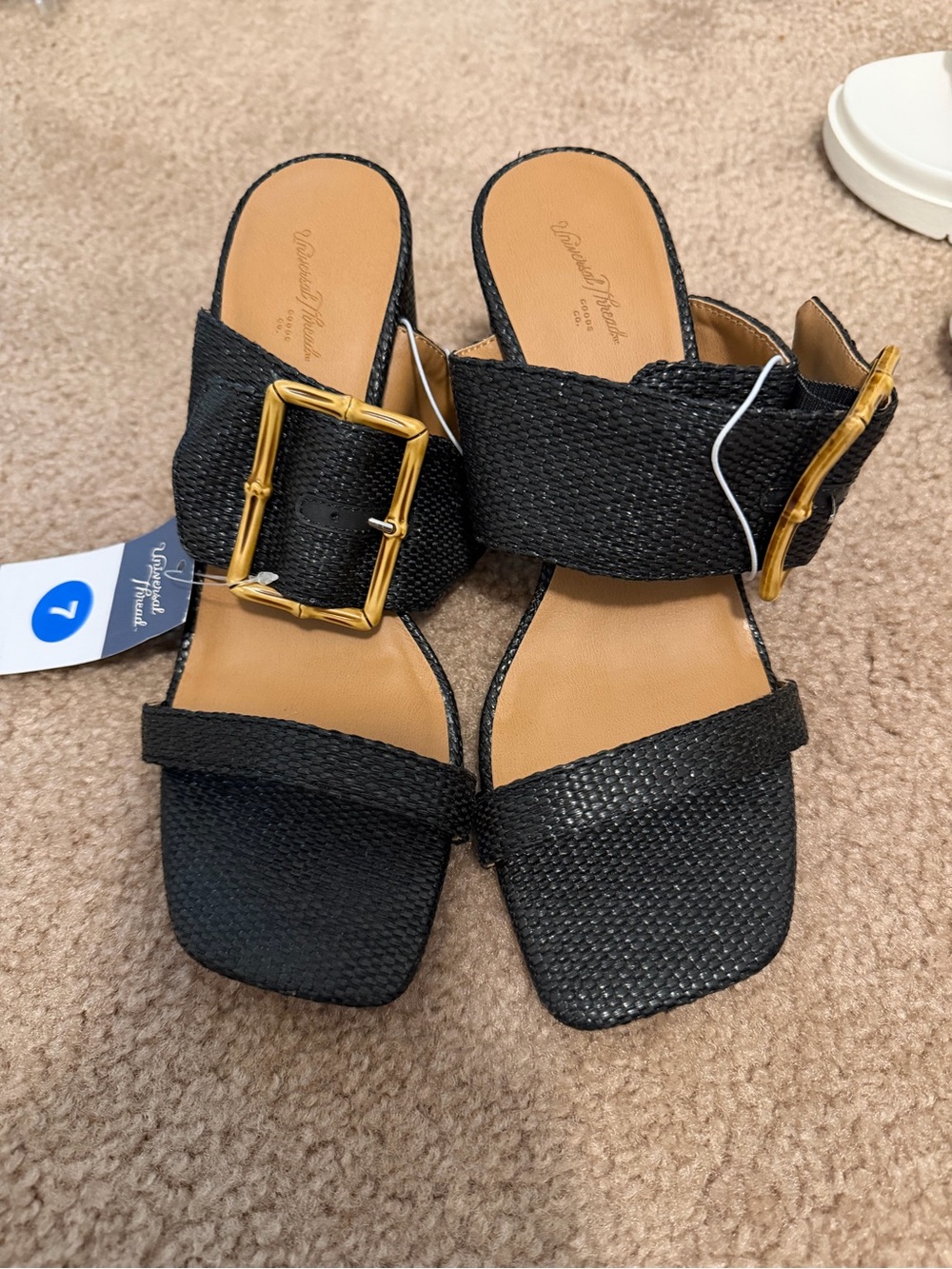 Universal thread heeled sandals size 7 NWT